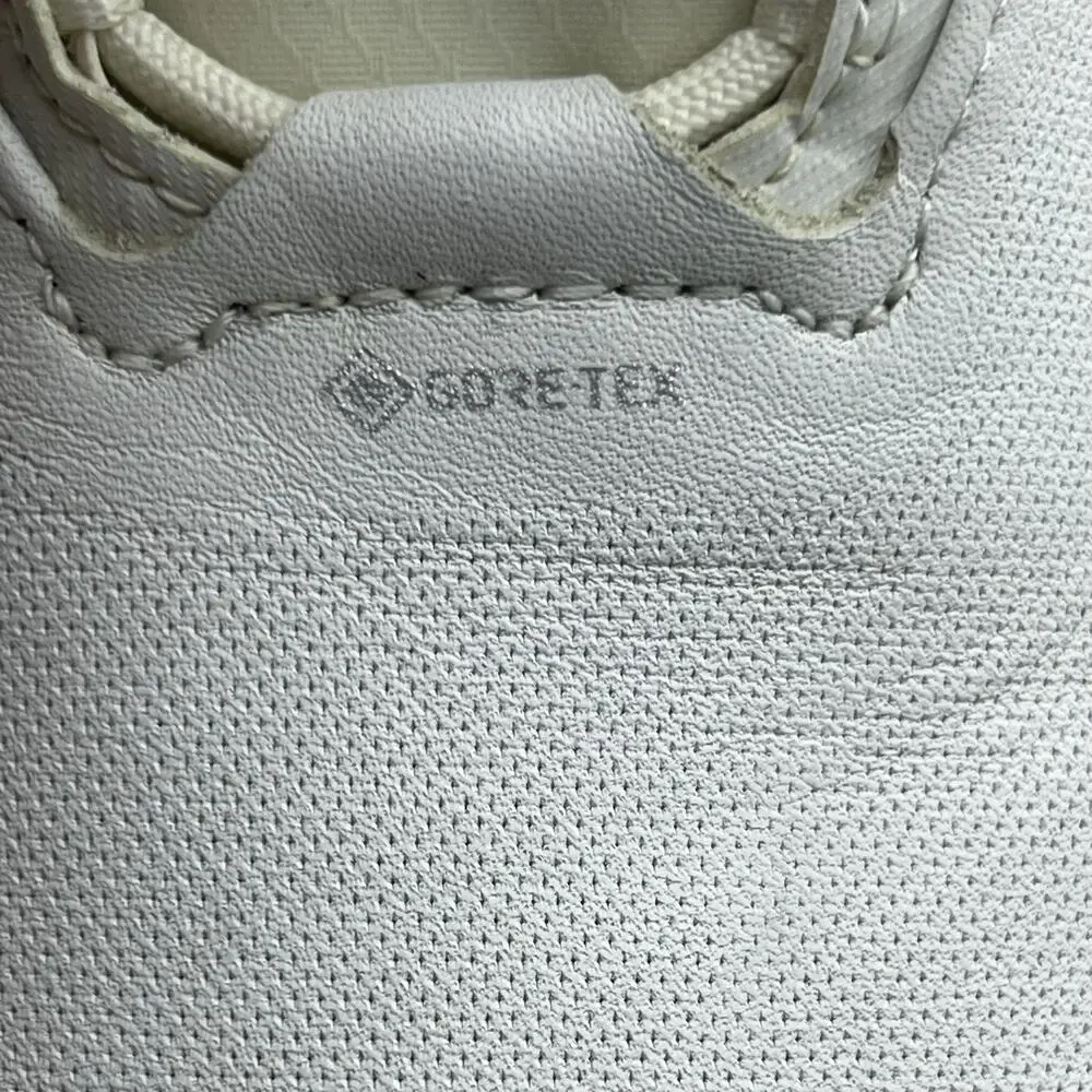 ECCO Biom G5 Gore-Tex Golf Shoes Women Size 7.5 White Comfort Spiked Sneakers